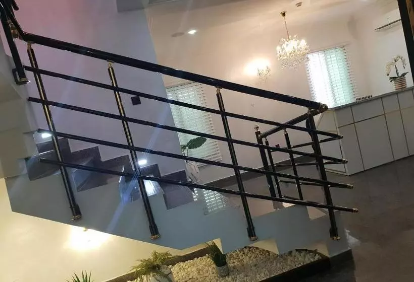 هتل Executive Home