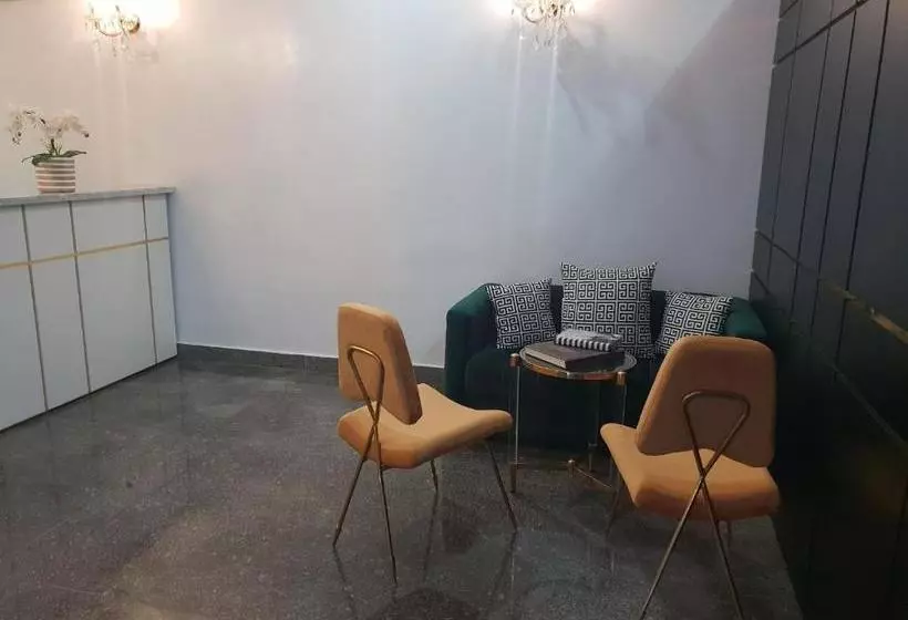 هتل Executive Home