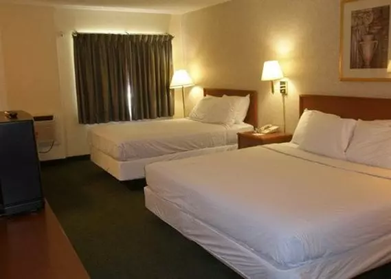 Отель Clarion Inn