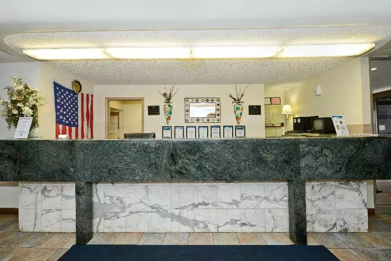 ホテル Howard Johnson By Wyndham Benton Harbor/st. Joseph