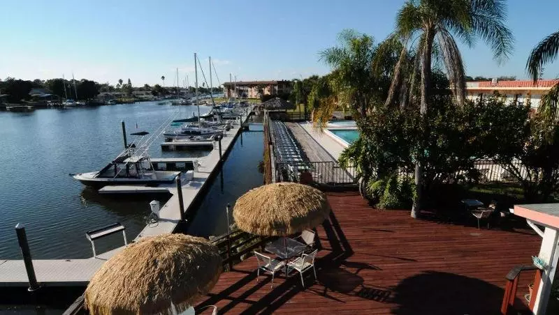 호텔 Magnuson And Marina New Port Richey