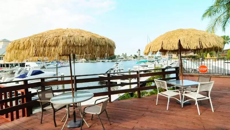 호텔 Magnuson And Marina New Port Richey