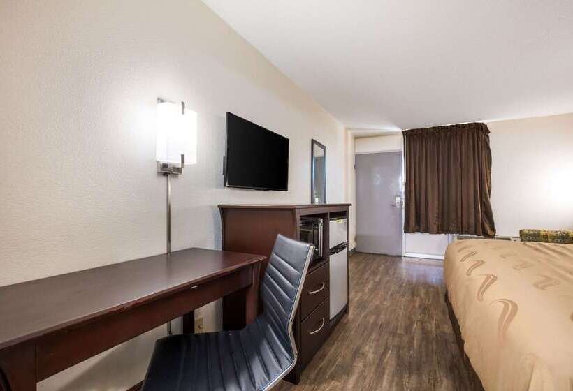 בית מלון כפרי Quality Inn