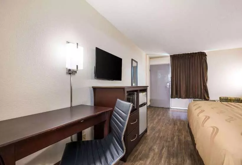 Отель Quality Inn