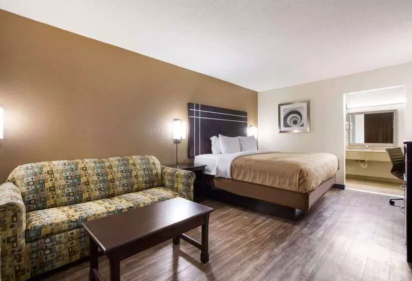 Отель Quality Inn