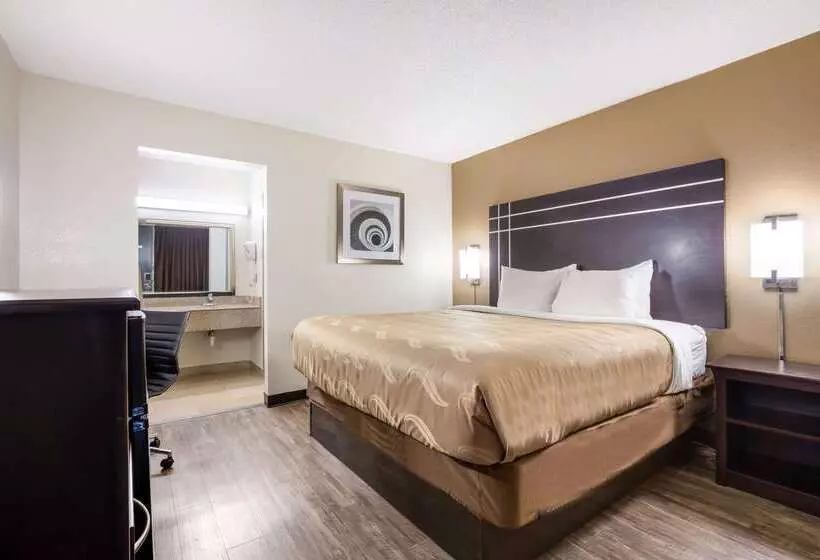 Отель Quality Inn