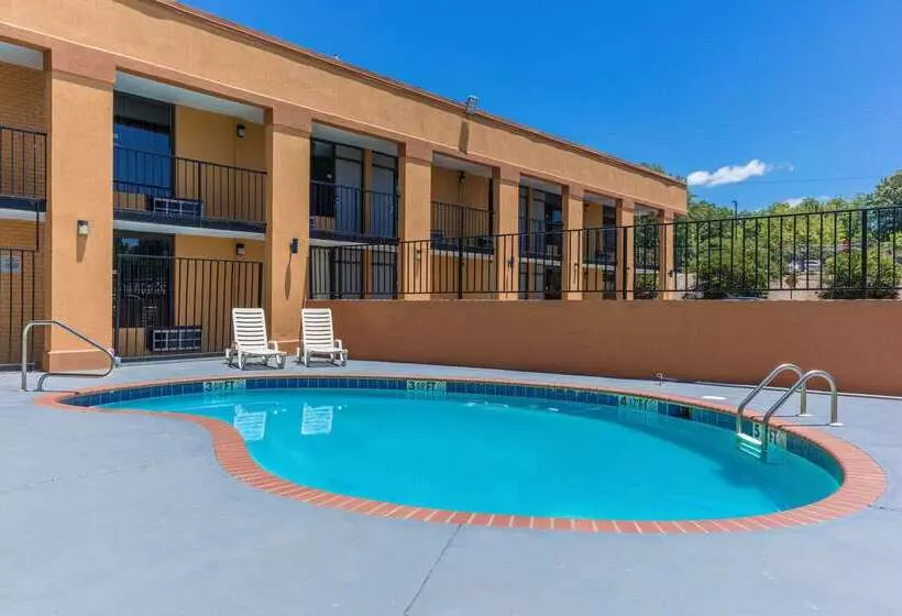 Отель Quality Inn