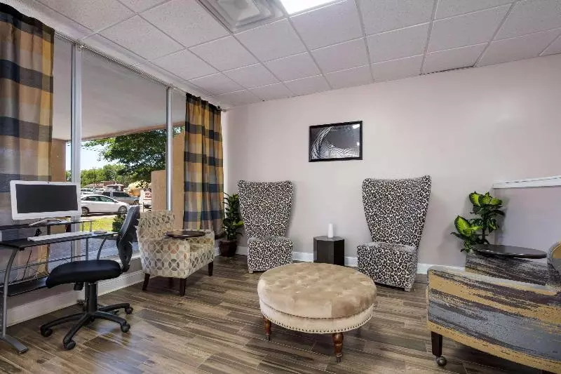 Отель Quality Inn