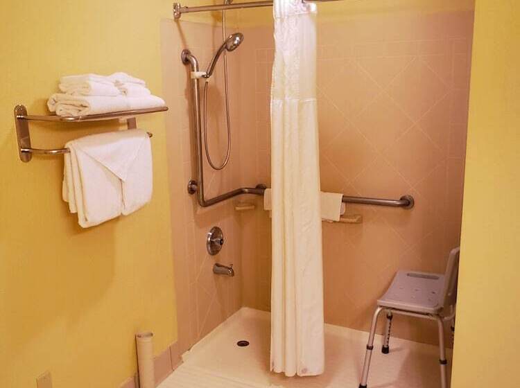 Отель Quality Inn & Suites Vancouver Hazel Dell