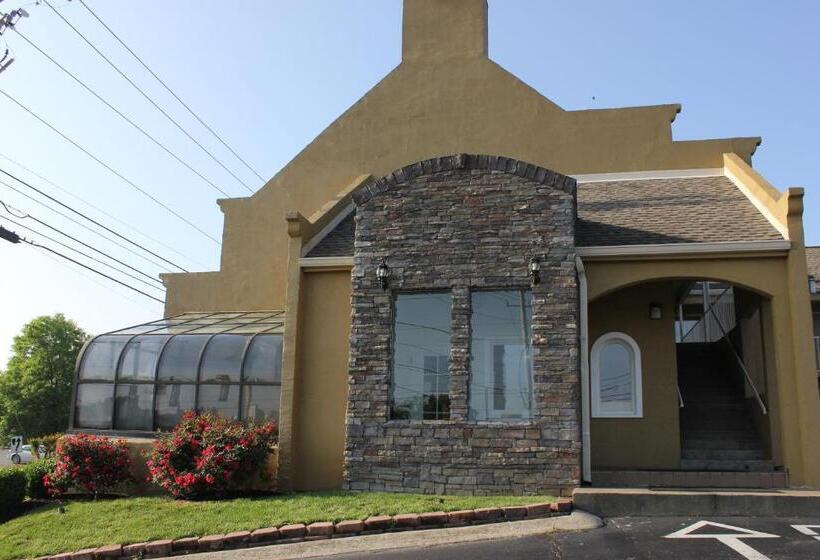 호텔 Quarters Inn & Suites