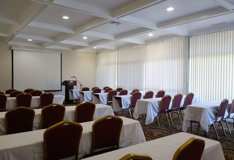 호텔 Ramada By Wyndham Sacramento