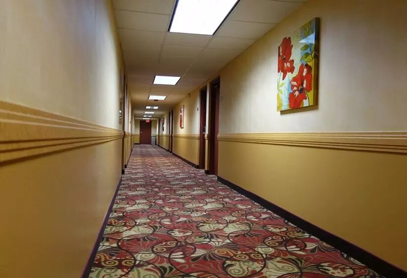 호텔 Ramada By Wyndham Sacramento