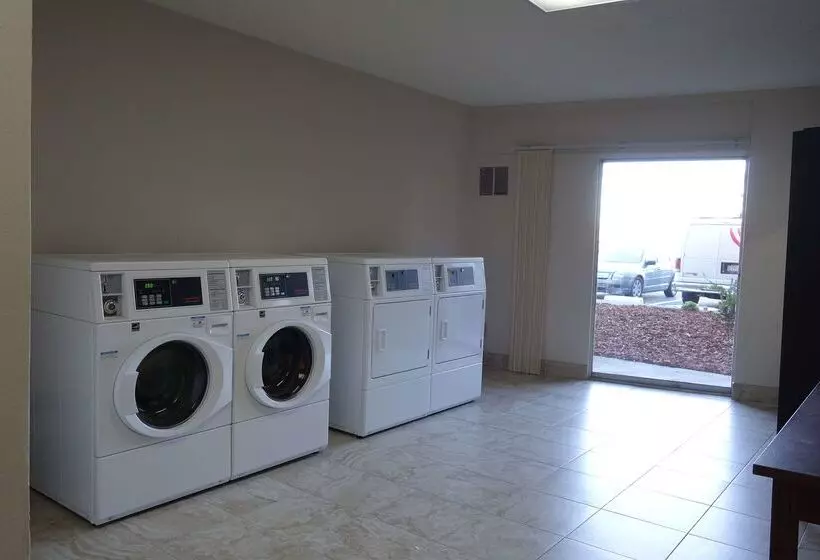 호텔 Ramada By Wyndham Sacramento