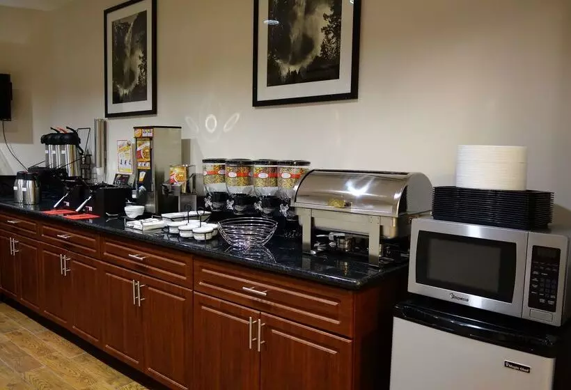 호텔 Ramada By Wyndham Sacramento