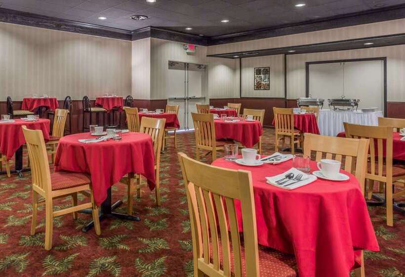 בית מלון כפרי Ramada By Wyndham Triangle/quantico