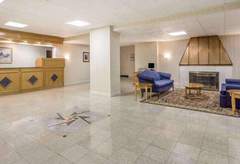 בית מלון כפרי Ramada By Wyndham Triangle/quantico