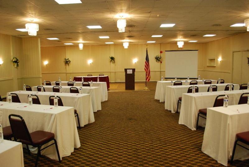 בית מלון כפרי Ramada By Wyndham Triangle/quantico