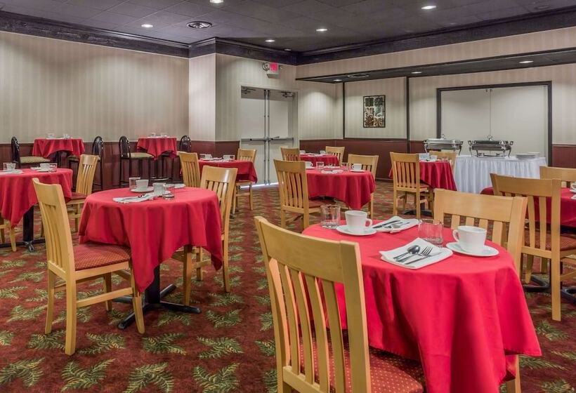 בית מלון כפרי Ramada By Wyndham Triangle/quantico