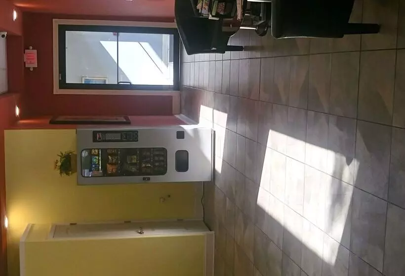 هتل Super 8 By Wyndham Dover