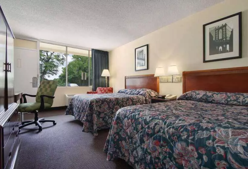 هتل Super 8 By Wyndham Dover