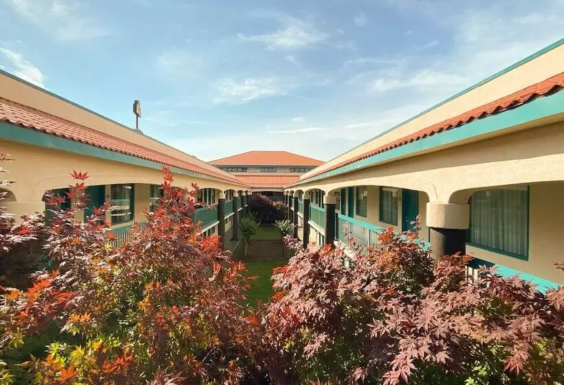 Motel 6 Savannah, Ga   Gateway & I 95