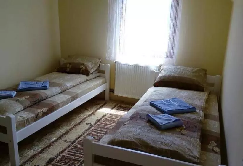 مسافرخانه Verica Rooms