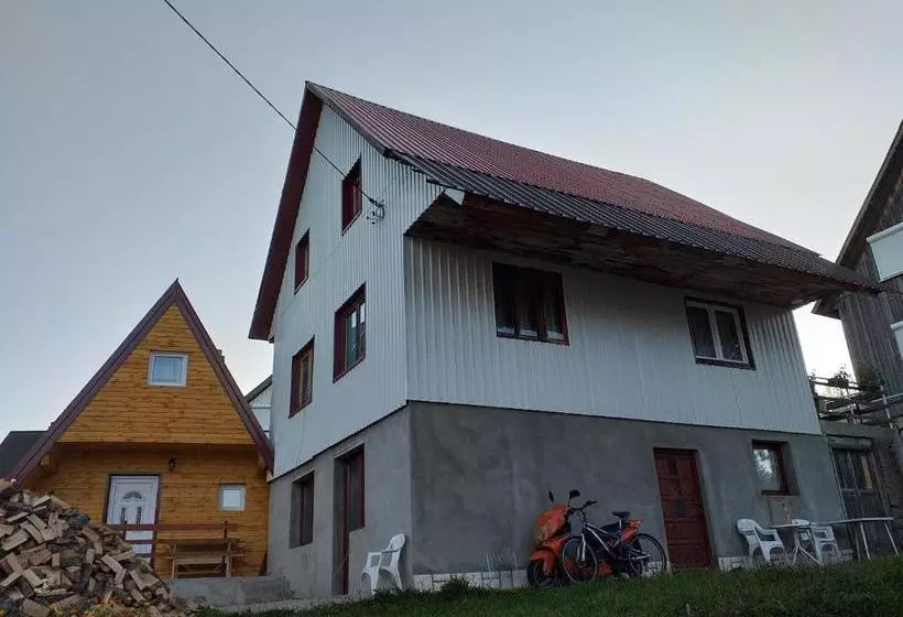 مسافرخانه Verica Rooms