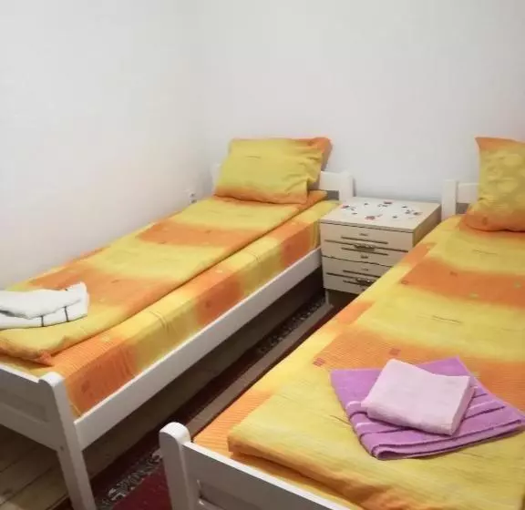 مسافرخانه Verica Rooms