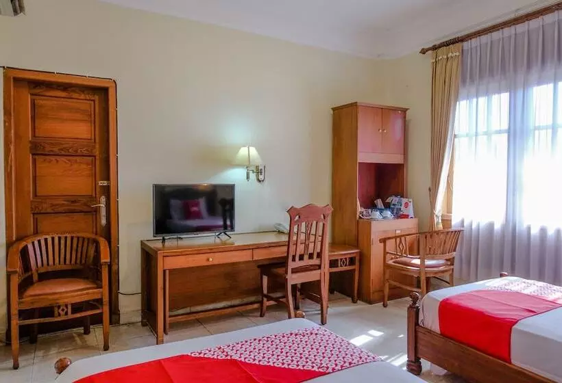 Hotelli Sarangan Permai By Oyo Rooms