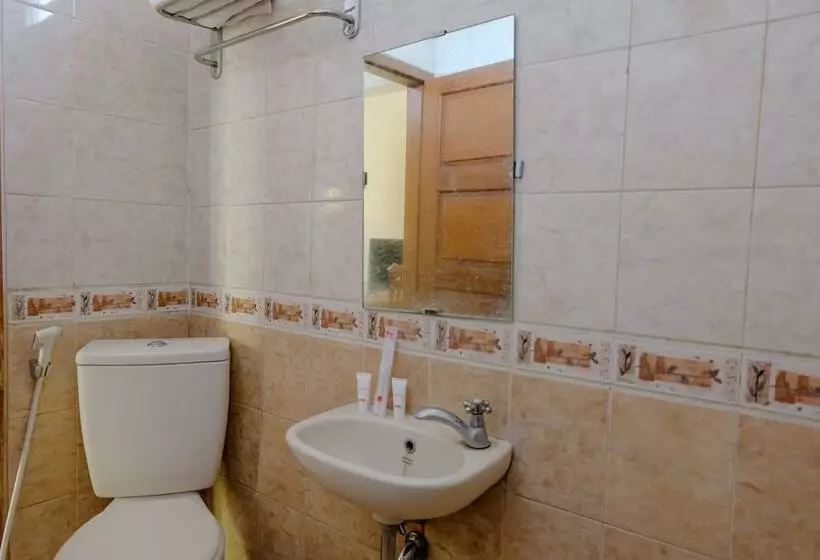 Hotelli Sarangan Permai By Oyo Rooms