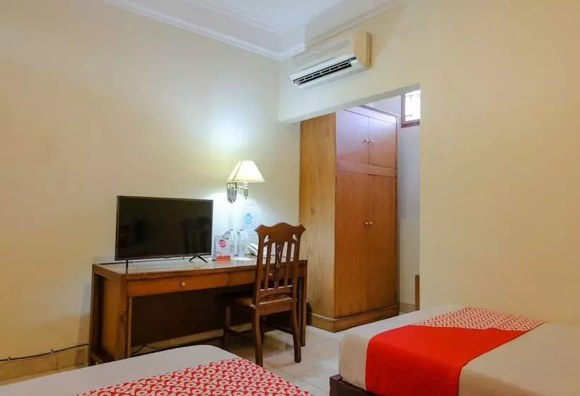 Hotelli Sarangan Permai By Oyo Rooms