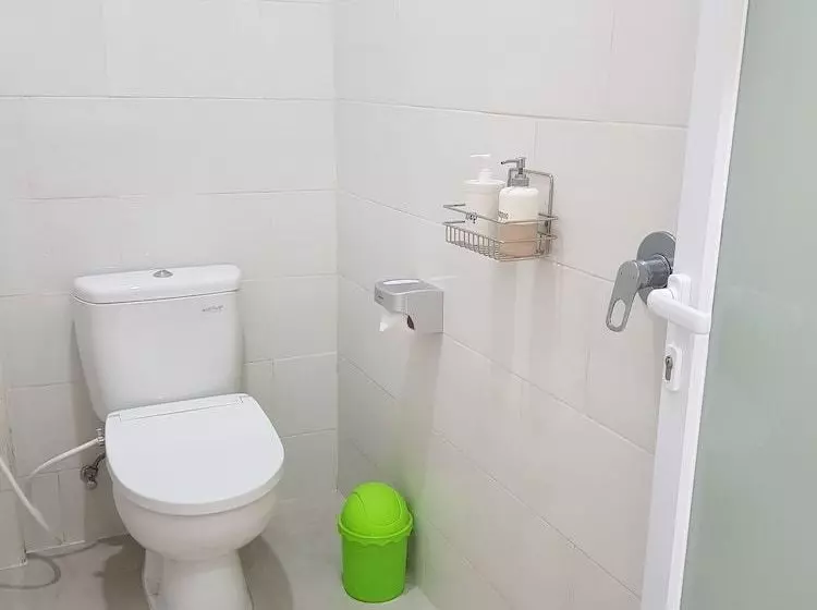 هتل Adhi Jaya Suite