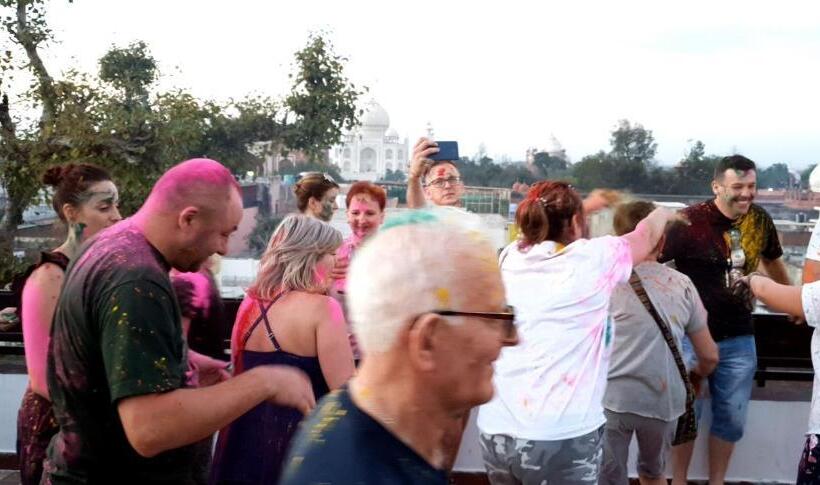 Hotel Kamal Nearest To Taj Mahal