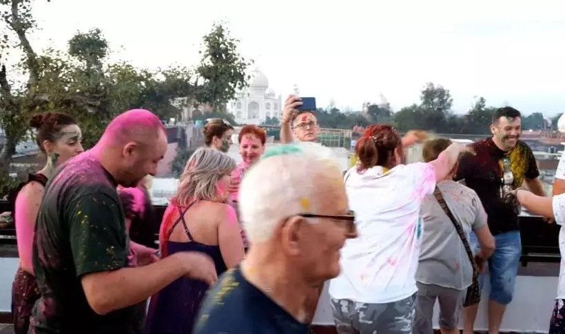 هتل Kamal Nearest To Taj Mahal