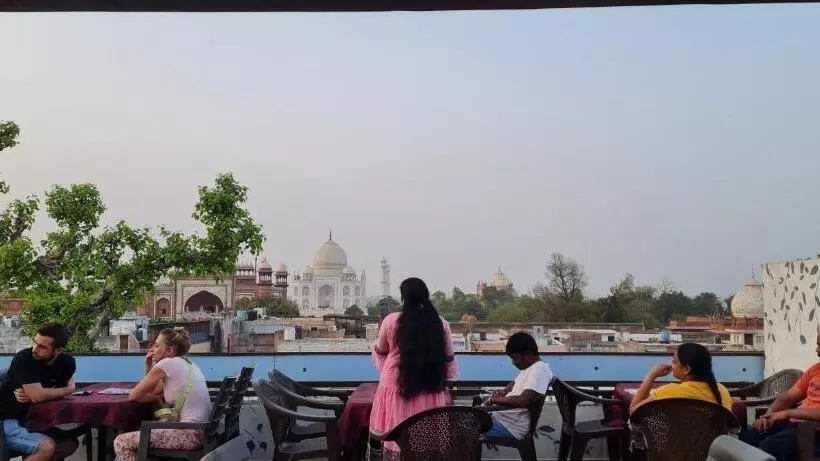 هتل Kamal Nearest To Taj Mahal