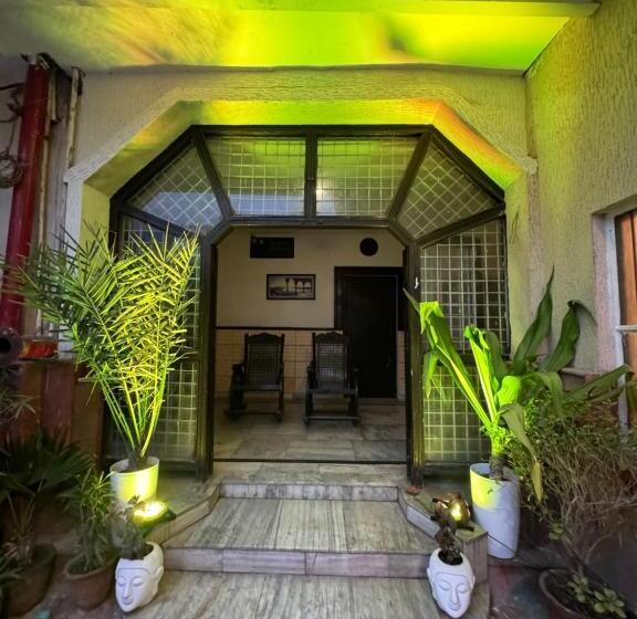 Hotel Kamal Nearest To Taj Mahal