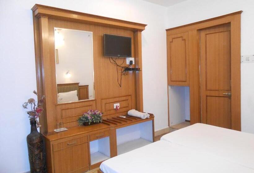 Hotel Kamal Nearest To Taj Mahal