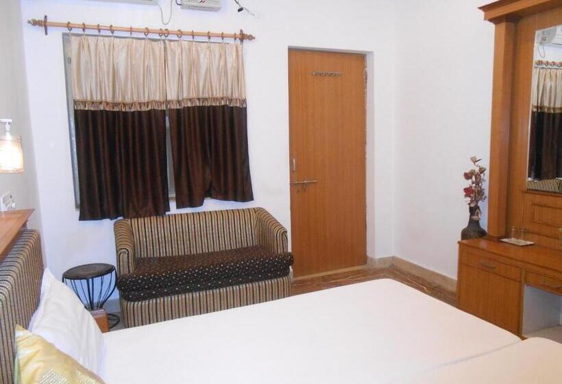 Hotel Kamal Nearest To Taj Mahal