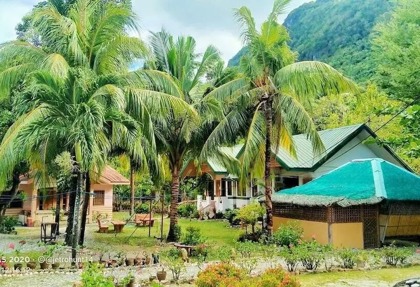 Hotelli Mountain Beach Resort