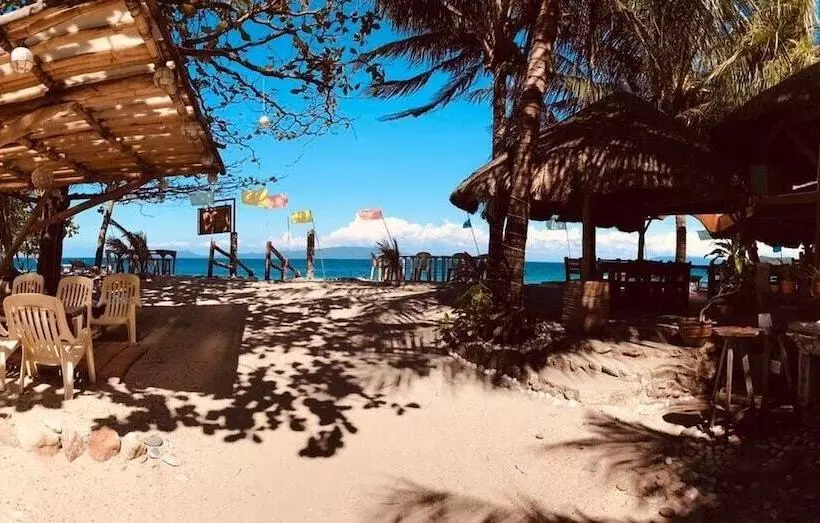 Hotelli Mountain Beach Resort