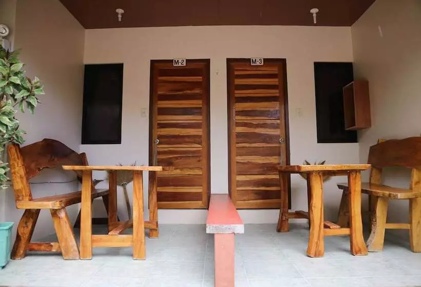 Hotelli Mountain Beach Resort