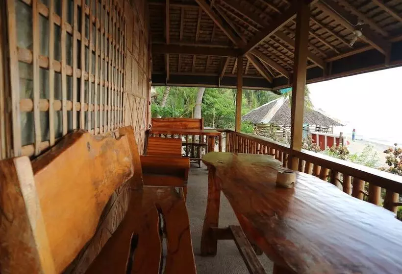 Hotelli Mountain Beach Resort