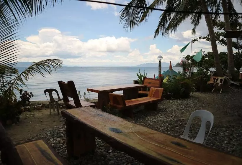 Hotelli Mountain Beach Resort