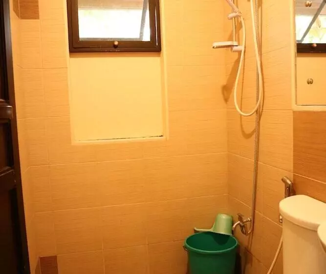 Hotelli Mountain Beach Resort