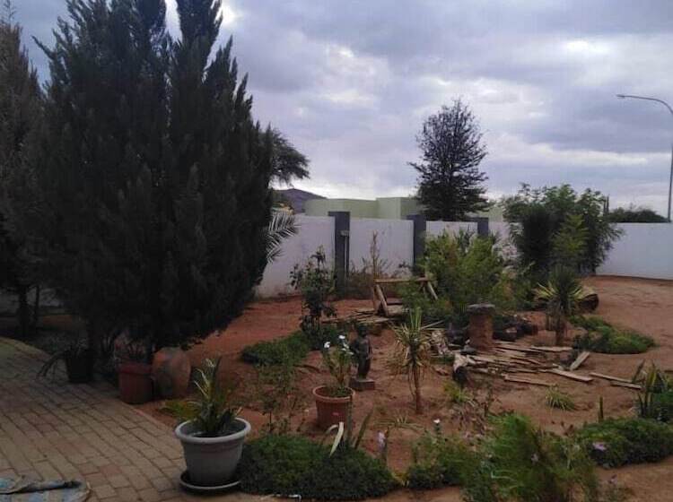 Pensão Mc's Self Catering Accommodation