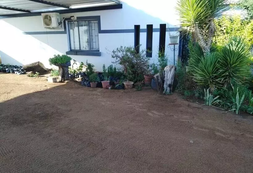 پانسیون Mc's Self Catering Accommodation