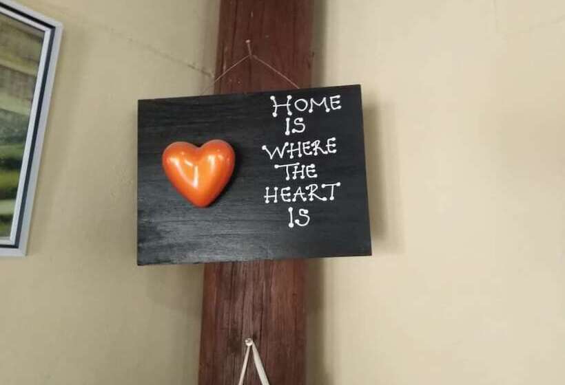 Pensão Mc's Self Catering Accommodation