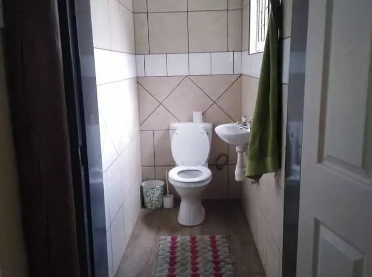 پانسیون Mc's Self Catering Accommodation