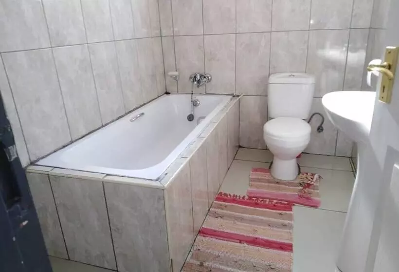 پانسیون Mc's Self Catering Accommodation