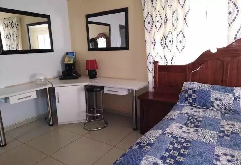 پانسیون Mc's Self Catering Accommodation